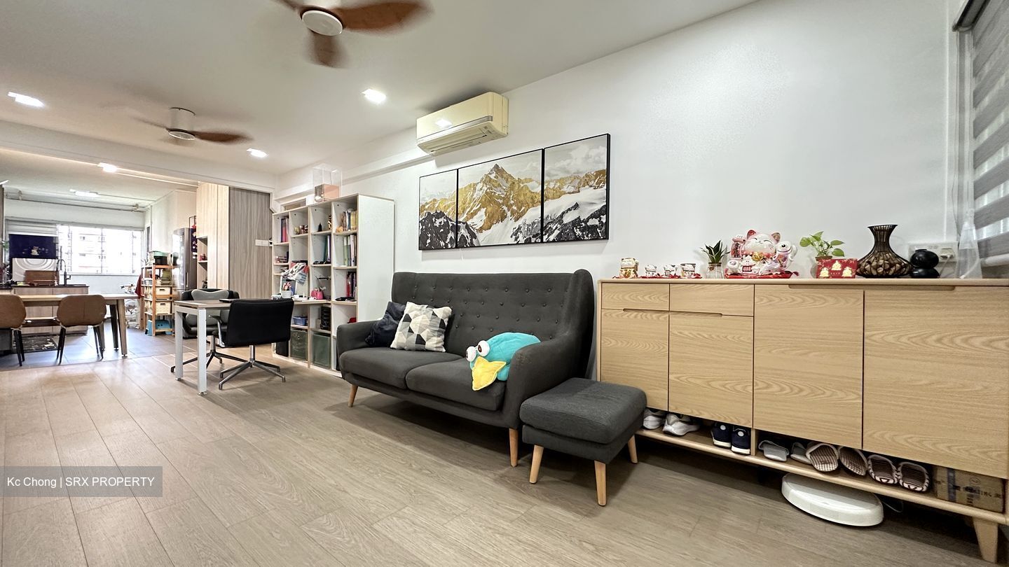 Blk 315 Jurong East Street 32 (Jurong East), HDB 3 Rooms #572643891